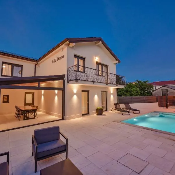 Villa Donna, 5 STARS - Luxury Villa with a heated pool, hotel en Rijeka