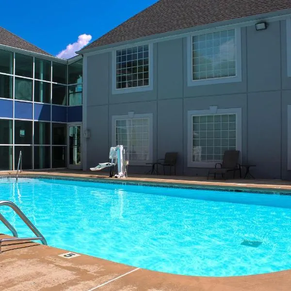Quality Inn Crossville Near Cumberland Mountain State Park, hotel v destinaci Crossville