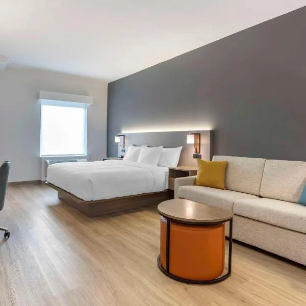 Comfort Inn & Suites Newark Liberty International Airport, hotel em Newark