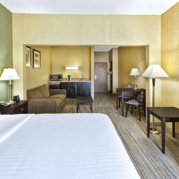 Country Inn & Suites by Radisson Benton Harbor-St Joseph MI: Benton Harbor şehrinde bir otel