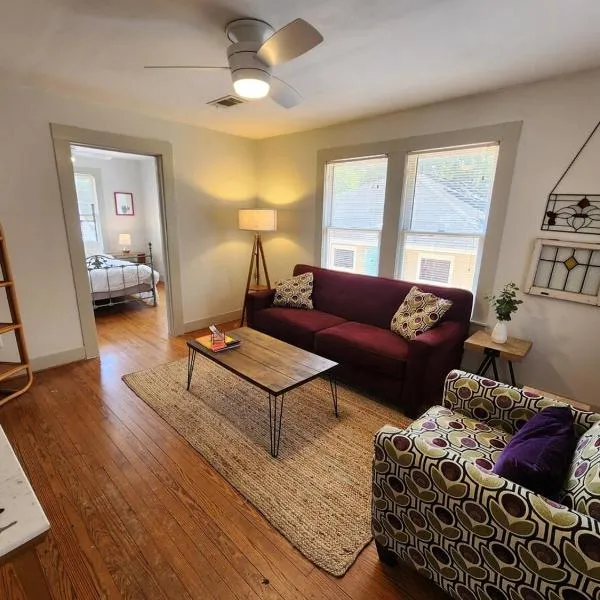 Cute & Quiet Garage Apt Home, hotel v destinaci Houston