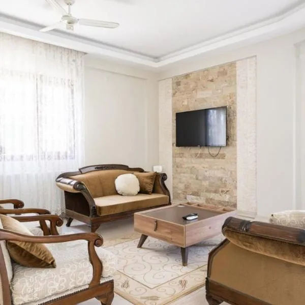 Comfortable villa with garden in “Urla İskele”, hotel in Urla