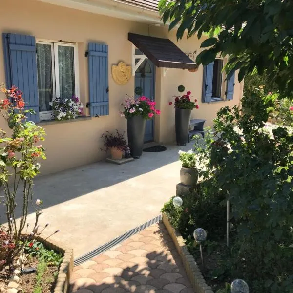 AUX BOIS de CERF, hotel v destinaci Thuellin