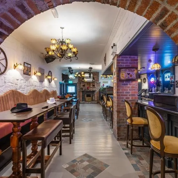 Patriot Bar Hottub-sleeps30, hotel v destinaci Abbeyfeale