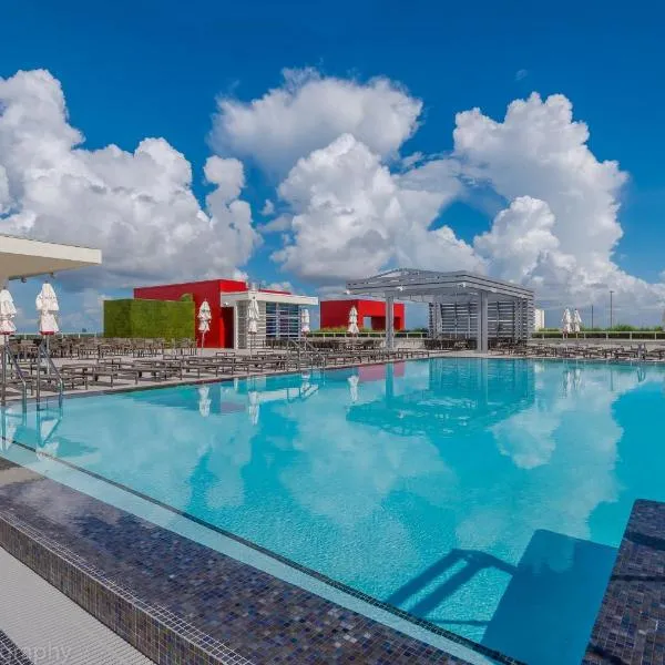 CH Luxury Condos & Studios On The Beach、ハリウッドのホテル