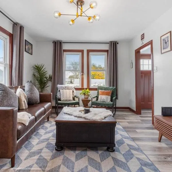 Renovated 6BR 2BA AC home and Game Room, hotelli kohteessa Atlantic City