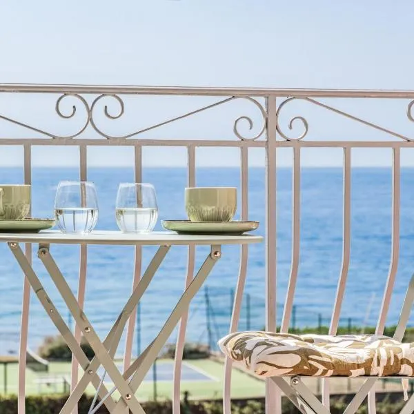 LE BLEU PARADIS - Cosy - Superbe Vue Mer - Plage à Pied - Golf Saint-Tropez - Netflix - Parking privé – hotel w mieście Les Issambres