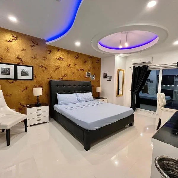 Sheryll Escapes - Kandi Palace Grand 2 BR! Housekeeping, Internet!, hotel v destinaci Angeles