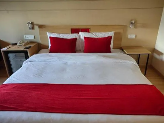 Lumis studio apartment, хотел в Хидерабад