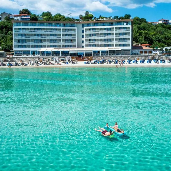 Ammon Zeus Luxury Beach Hotel, hotel v destinácii Kallithea Halkidikis