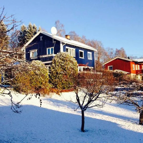 Mountain view Apartment near Oslo: bedroom, lounge, kitchen and bathroom. Flat in Rykkinn, hotel in Kolsås