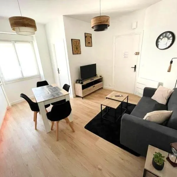 La Reconquête des remparts، فندق في إنيبونت