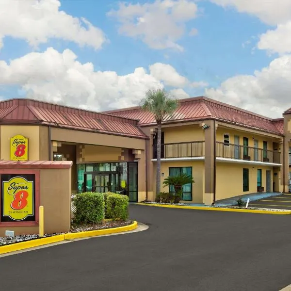 Super 8 by Wyndham Mobile/Tillmans Corner, hotel u gradu Tilmans Korner