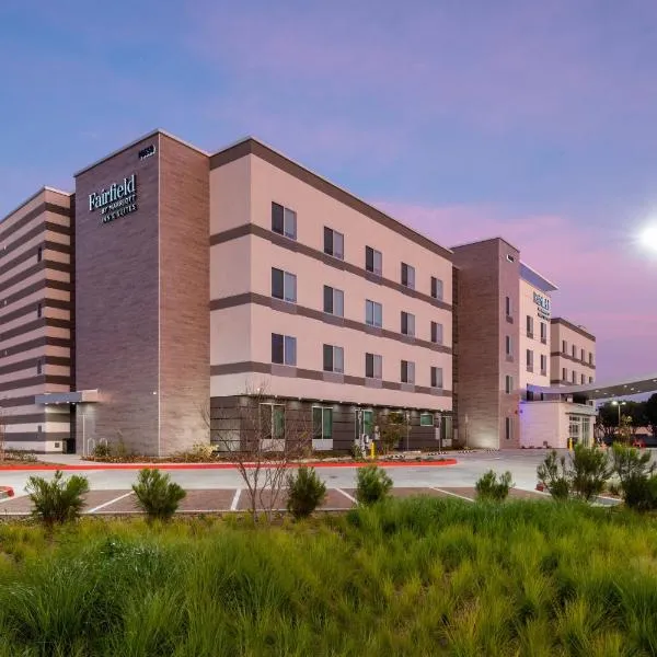 Fairfield by Marriott Inn & Suites Anaheim Los Alamitos, מלון בלוס אלמיטוס