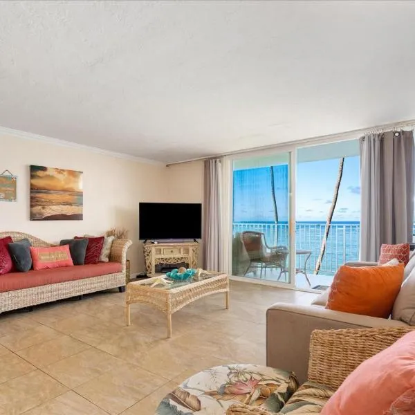 Magical Beachfront Condo، فندق في Hauula
