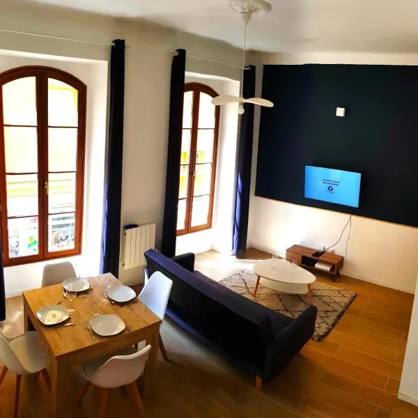 BIG FLAT - LE CALA - Hypercentre - 4 chambres, 13 personnes, proche plage gare et parking, WIFI, Air Conditioning l GROUPE l BUSINESS l FAMILLE、ニースのホテル