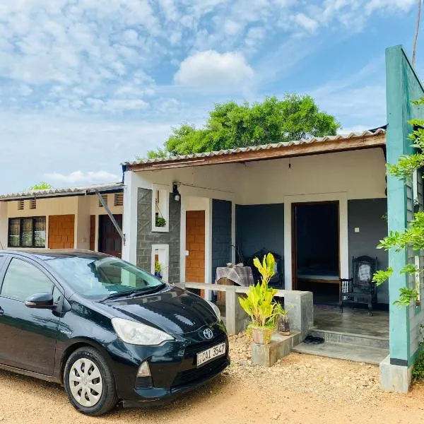 Monaru Villa, Hotel in Seruwawila