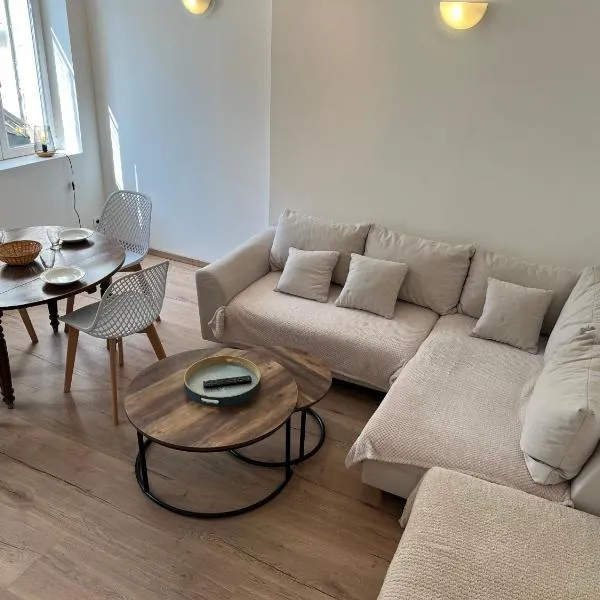 Jolie appartement 5 pers, hotel v destinácii Saint-Fargeau