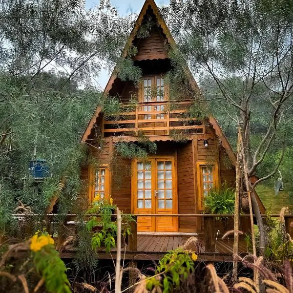 Chalé de Madeira em Vargem Alta, hotel v destinaci Vargem Alta