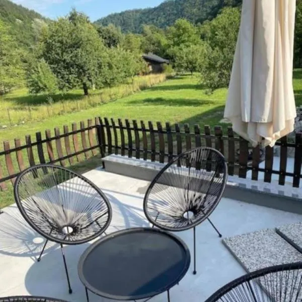 doLodge homestead in the Kolpa River canyon, khách sạn ở Stari Trg ob Kolpi