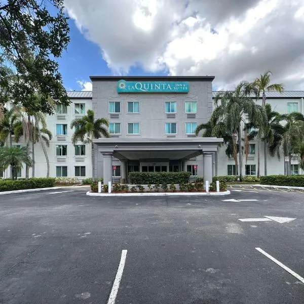 La Quinta Inn & Suites by Wyndham Sawgrass, hotel v destinaci Sunrise