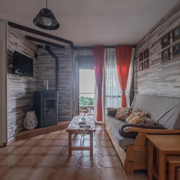 Apt Romántico con chimenea con Fibra óptica y terraza, hotel v destinaci San Martín de Valdeiglesias