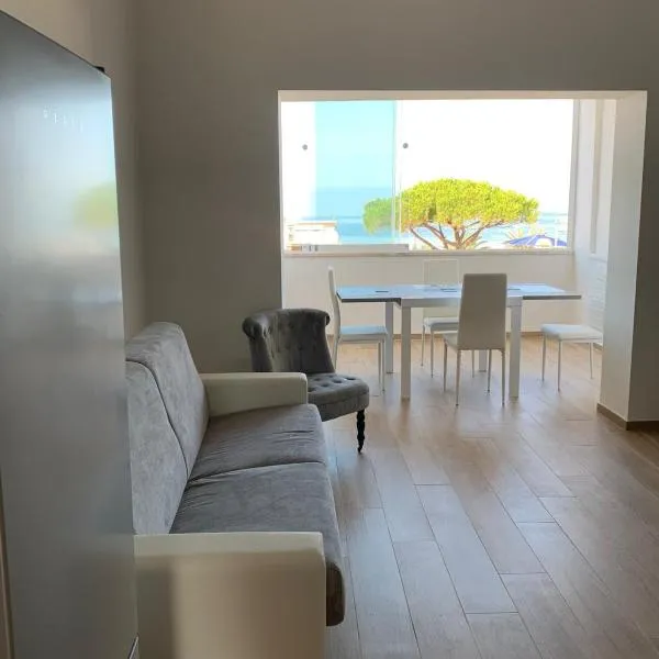 Casa SoleLuna, hotel in Santa Marinella