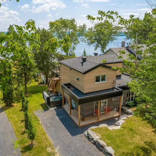 La Vue O-Lac Magog، فندق في شيربروك