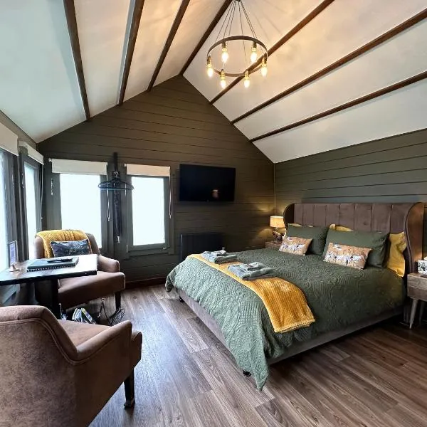 The Cabin Near Stansted Airport, hotel in Little Hallingbury