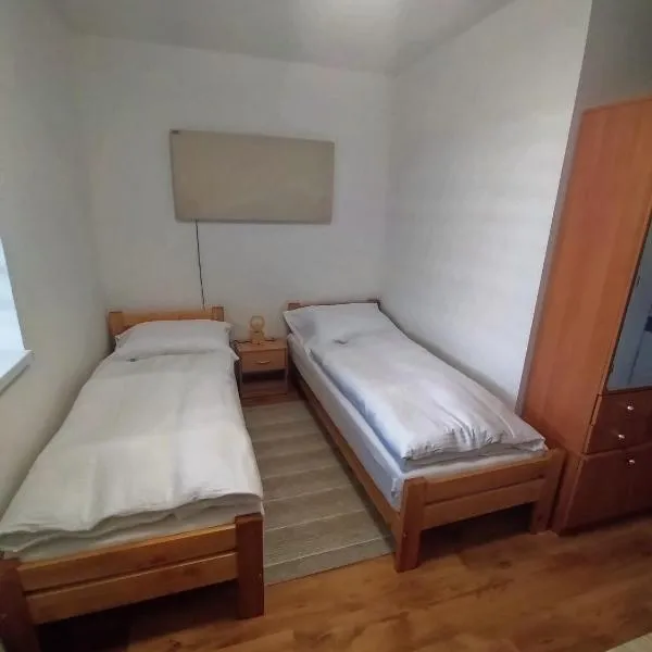 Ubytovanie s kuchynkou, hotel v destinaci Stropkov