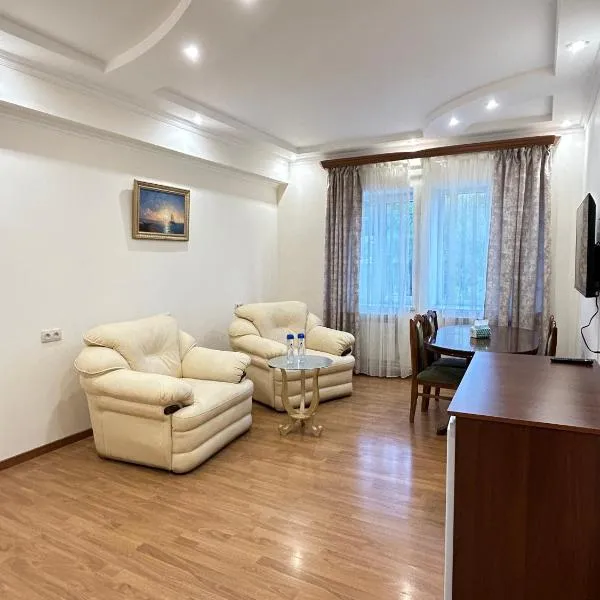 Hotel Oasis, hotel in Kapan