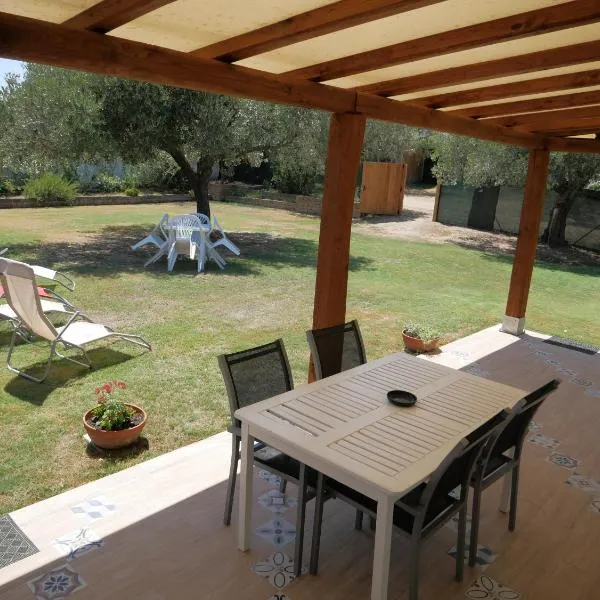Casa con giardino vicino al mare, ξενοδοχείο σε Pula