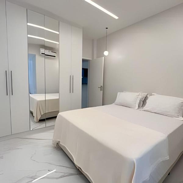 Maravilhoso apartamento de 2 Quartos em Copacabana quadra da praia - Foto 2