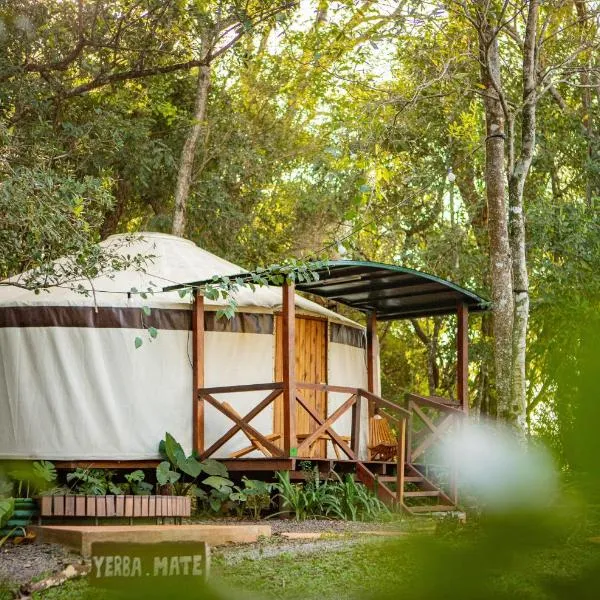 Yurtas Ivirareta Glamping, hotel v destinaci Garupá