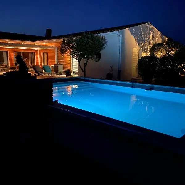 L’oliveraie – hotel w mieście Robion en Luberon