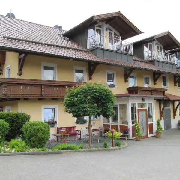 Landgasthof-Hotel Zum Anleitner, hotel in Prackenbach