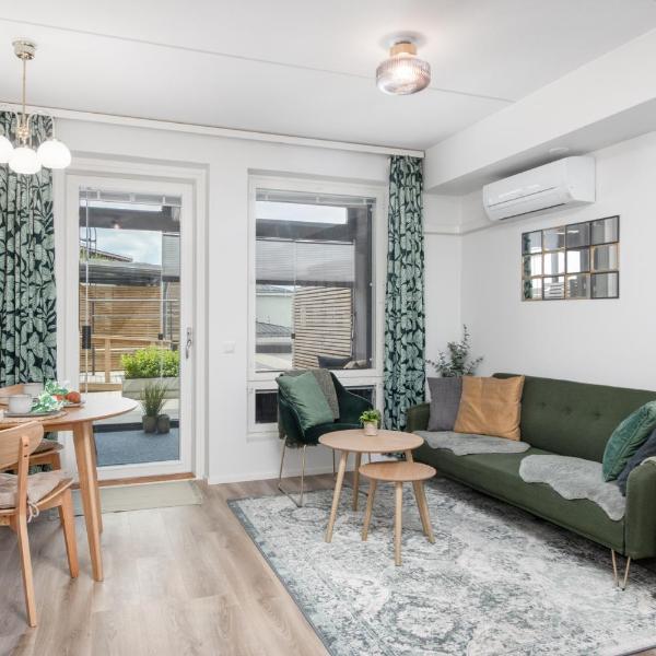 New studio apartment with free parking