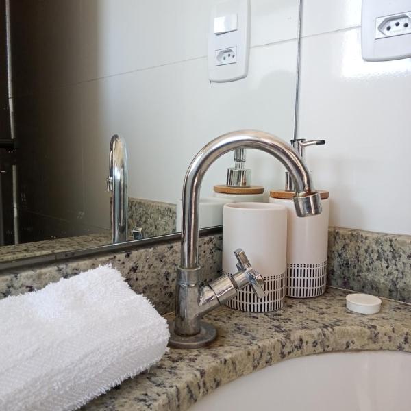 Apartamento completo 3 quartos Suíte Sala Cozinha Lavanderia e perto de tudo - Foto 3