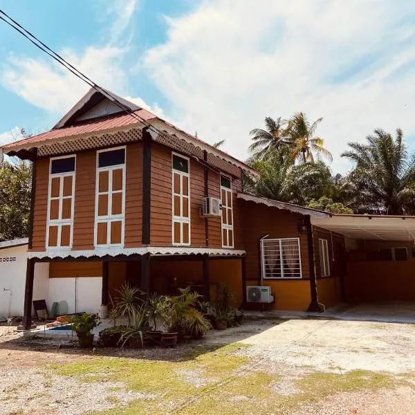 Inap Desa R'Sawit - Whole house, hotel v destinaci Sekincan