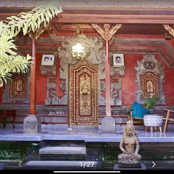 Royen Balinese Family Guest House- Traditional Batuan Homestay, hotel v destinaci Sukawati