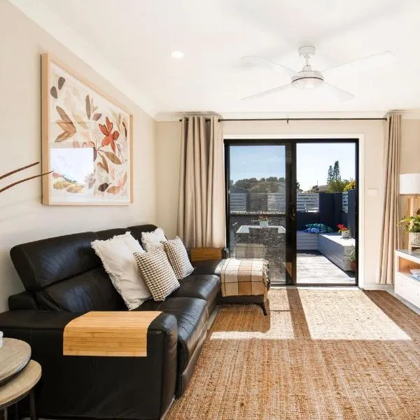 Alkira - Pet Friendly - 4 Mins Walk to Beach, hotel v destinaci Culburra Beach