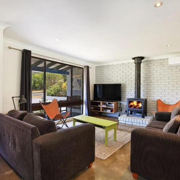 Aloha - Short Drive to Berry & The Beach - Fireplace and Firepit, hotel a Shoalhaven Heads