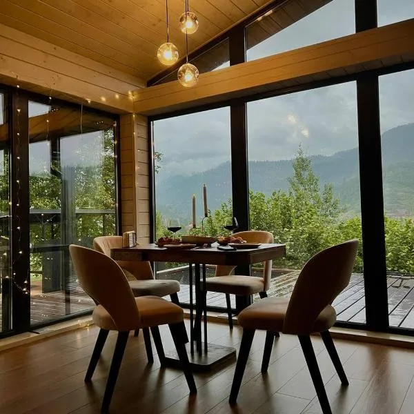 Mirest - котеджі в горах із чаном-джакузі, hotel in Slavske