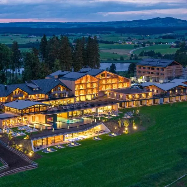 PANORAMA Allgäu Spa Resort, hotel v destinaci Seeg
