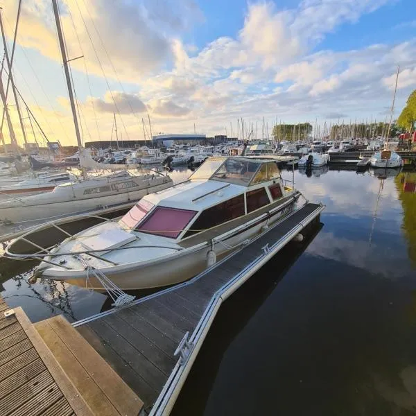 Bateau, hotel in Ouistreham