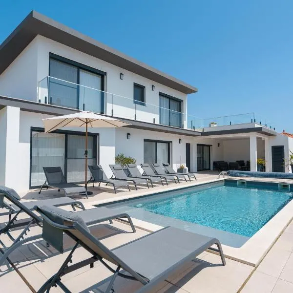 Diamond Villa, luxury house with private pool, hotel en Lourinhã