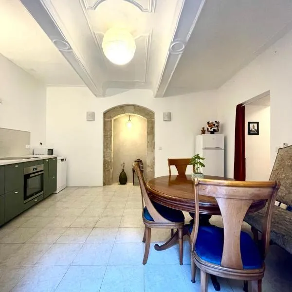 Belle maison Centre Sérignan, hotel in Sérignan