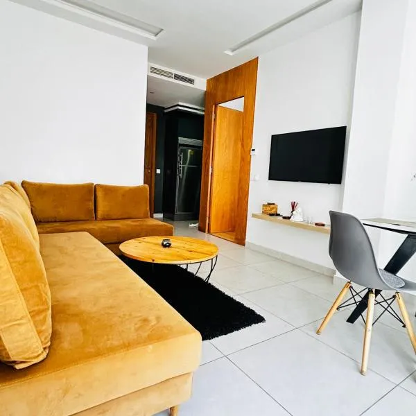 Appartement de charme terrasse parking, hotel v destinaci Casablanca
