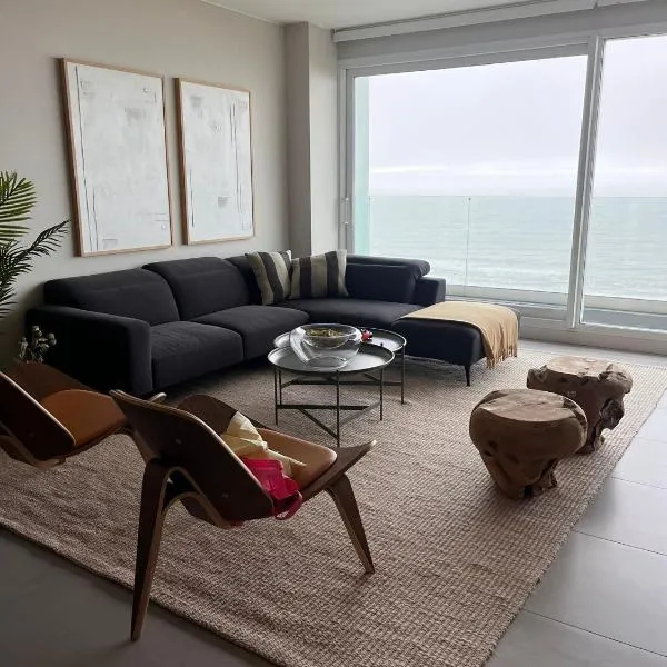 Departamento de lujo con vista al mar frente playa brava Punta Del Este Torre Le Parc lll: Punta del Este'de bir otel