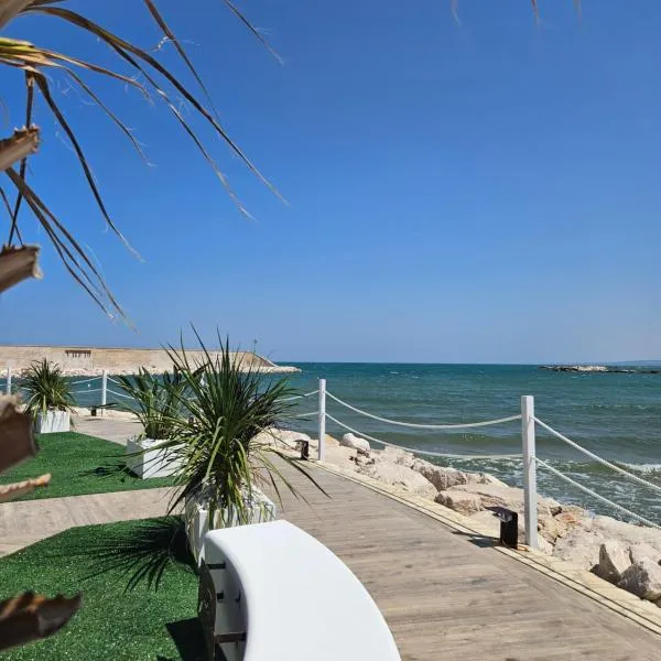 DADA Suites and Sea, hotel v destinácii San Salvo